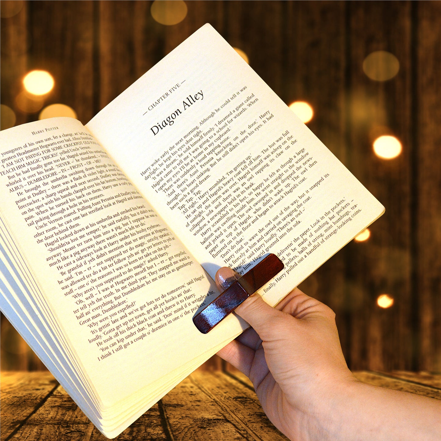 Readerly® Book Thumb Page Holder - Pine Wood - REDUCED TO CLEAR - IMPERFECT