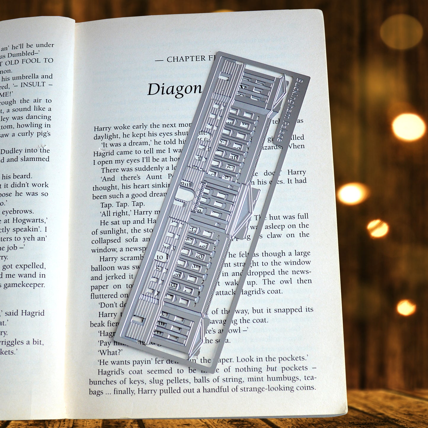 Readerly Famous Landmarks Bookmark - Buckingham Palace Stainless Steel